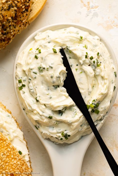 Flavored Cream Cheese, Cream Cheese Spread Recipes, Flavored Cream Cheeses, Cream Cheese Recipes Dip, Cream Cheese Appetizer, Making Whipped Cream, Cream Cheese Dips, Cream Cheese Spreads, Whipped Cream Cheese