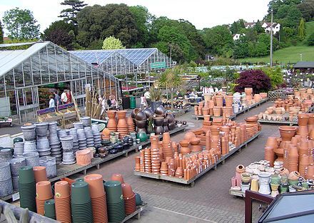 Pot Display, Garden Center Displays, Home Gardens, Plant Shop, Gardening Books, Garden Nursery, Center Ideas, Awesome Pictures, Garden Store