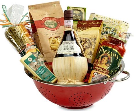 25 Italian Wine Gift Baskets For A Taste of Italy At Home Italian Pasta Gift Basket Ideas, Taste Of Italy Gift Basket, Italian Theme Gift Basket Ideas, Italy Themed Gift Basket, Italian Gift Basket Ideas Diy, Italian Themed Gift Basket, Pasta Basket Ideas, Spaghetti Gift Basket Ideas, Italian Basket Gift Ideas