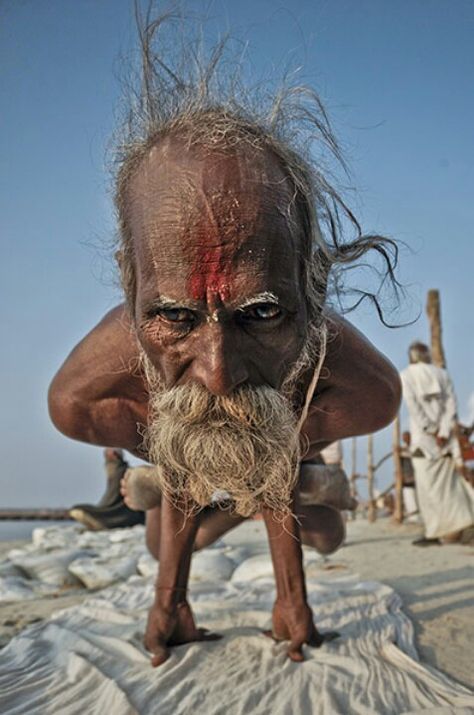 32 Photos of Old People That'll Make You Want to Take Care of Yourself - Wow Gallery Varanasi, Fotocamere Vintage, Arte Yoga, Kumbh Mela, Foto Transfer, Old Faces, Amazing Pics, Foto Art, Foto Inspiration