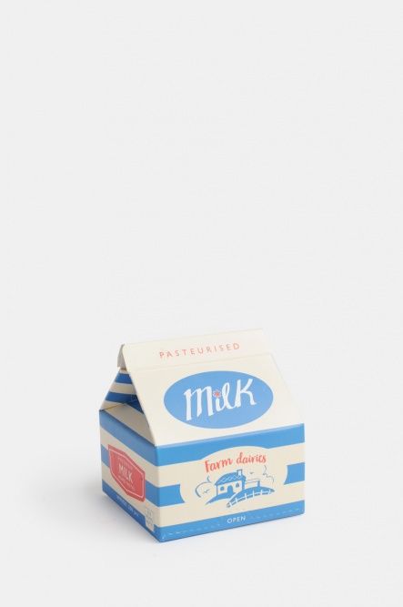 Vintage style box of memo notes with a 'milk carton' design. The memo        pads can be dispensed from the bottom of the carton and feature a milk        dairy design. Perfect for keeping handy in the kitchen.                 300 notes Vintage Milk Carton, Aesthetic Milk Carton, Japanese Milk Carton, Milk Box Design, Merch Packaging, Milk Carton Packaging, Milk Carton Design, Carton Box Design, Milk Branding