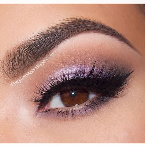 Makeup That Goes With Purple Dress, Prom Makeup With Purple Dress, Makeup For Lilac Dress, Lilac Eye Makeup, Bridal Makeup For Brown Eyes, Quince Makeup, Dream Quinceanera, Lilac Eye, Lilac Eyeshadow