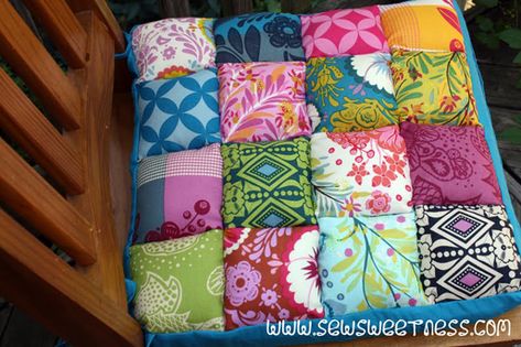 Patchwork, Cushion Tutorial, Sew Sweetness, Trendy Sewing, Patchwork Pillow, Art Chair, Cheap Fabric, My Sewing Room, Fabric Markers