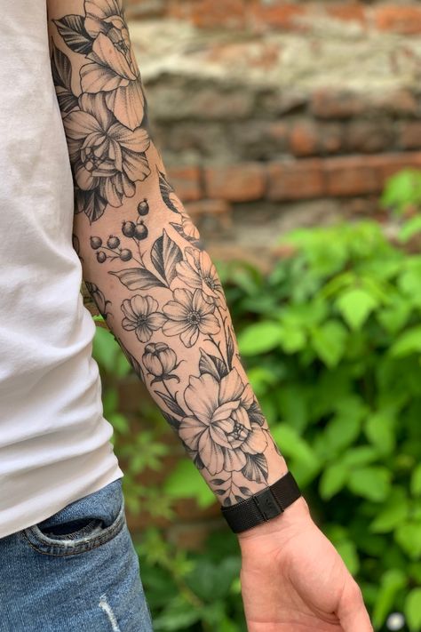 Rage Tattoo, Botanical Tattoo Design, Tato Maori, Men Flower Tattoo, Feminine Rage, Tattoo Sleeve Filler, Nature Tattoo Sleeve, Inner Forearm Tattoo, Tattoo Filler