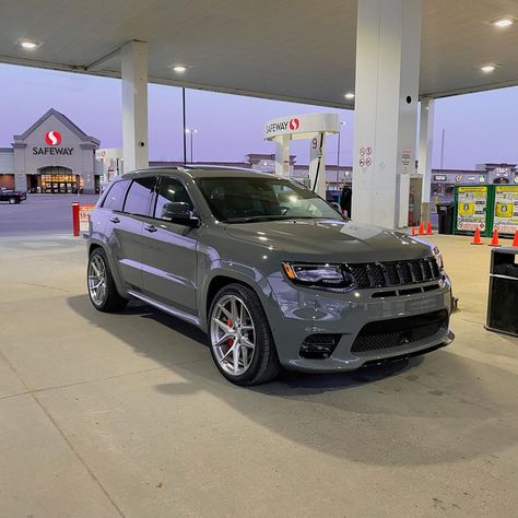 Max H on Instagram: “Station pics ⛽️ @fueleduptrucks #agwheels #avantgarde #jeepsrt #srt #srt8 #srtjeep #jeepsrt8 #srt8jeep #roadmagnetmids #blackops #m580…” Srt Jeep Interior, Jeep Srt8 Trackhawk, Dodge Suv, Srt8 Jeep, Jeep Srt, Srt Jeep, Jeep Srt8, Jeep Grand Cherokee Trackhawk, Luxury Garage