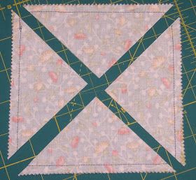 Shortcut Quilt Blocks, How To Make Hourglass Quilt Block, Sewing Squares, Half Square Triangle Quilts Pattern, Triangle Quilt Pattern, Quilt Blocks Easy, Sewing Patchwork, Quilt Tips, Missouri Star Quilt Company