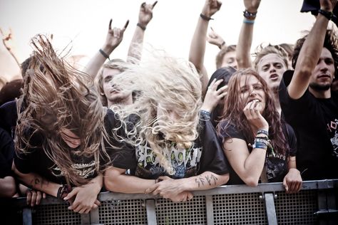 WOA 2010 Wacken Open Air - Crowd | by cristophus Concert Crowd, Concert Aesthetic, Rock Festivals, Rock N Roll Music, Heavy Metal Music, Thrash Metal, Music Fans, Metal Music, Best Hairstyles