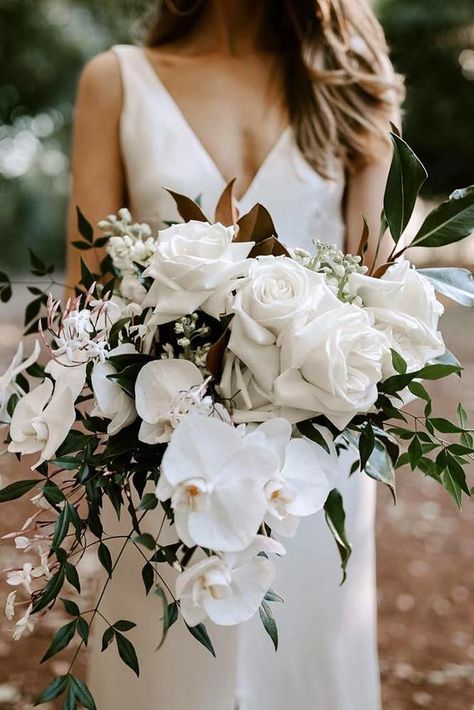 Wedding Bouquet Inspiration. Modern White on White florals  | Inspiration curated by AMÉLIE George Bridal. Modern Bridal Jewlery >> Free WORLDWIDE Shipping. #bride #flowers #wedding #weddingtrends #weddingflowers #weddingbouquets #weddingbride #floralbride Slinky Wedding Dress, Modern Bridal Bouquets, Bridal Jewlery, Greenery Wedding Bouquet, Red Bouquet Wedding, Flowers And Greenery, All White Wedding, Rose Wedding Bouquet, White Bridal Bouquet