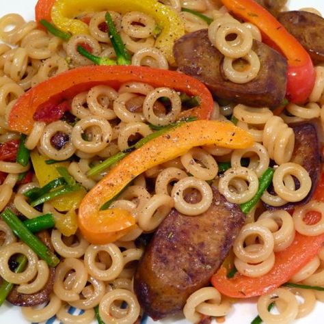 Ring Pasta with Italian Sausage and Colorful Peppers /by Swoon For Food #vegan #recipe Ring Pasta Recipes, Beef And Sausage Recipes, Pasta With Italian Sausage, Holidays In December, Pepperoni Recipes, Recipes For Beef, Pork Meals, Italian Sausage Pasta, Beef Meals