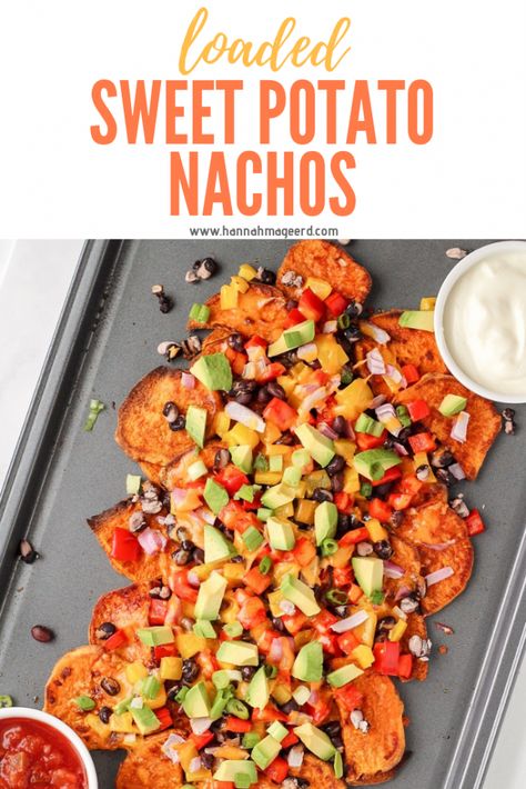 Vegetarian Sheet Pan Recipes, Sheet Pan Dinners Vegetarian, Vegetarian Sheet Pan Dinners, Healthy Vegetarian Dinner Ideas, Potato Nachos, Healthy Sweet Potato, Sweet Potato Nachos, Plat Vegan, Nacho Chips