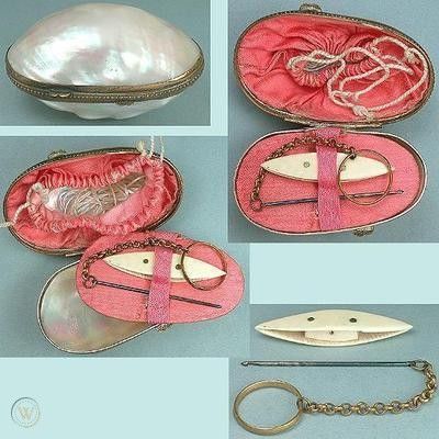 Antique Tatting Shuttle Set in Mother of Pearl Case * English * Circa 1870 | #470500738 Tatting Shuttle, Tatting Shuttles, Needle Tatting Patterns, Tatting Jewelry, Bear Arms, Needle Cases, Needle Tatting, Morale Patch, Sewing Baskets