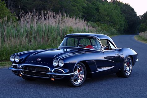 Purpose-Built 1962 C1 Corvette Shares Time on the Street and Track 58 Corvette, C1 Corvette, 1962 Corvette, Auto Retro, Chevrolet Corvette Stingray, Corvette Stingray, Chevy Corvette, Us Cars, Drag Cars