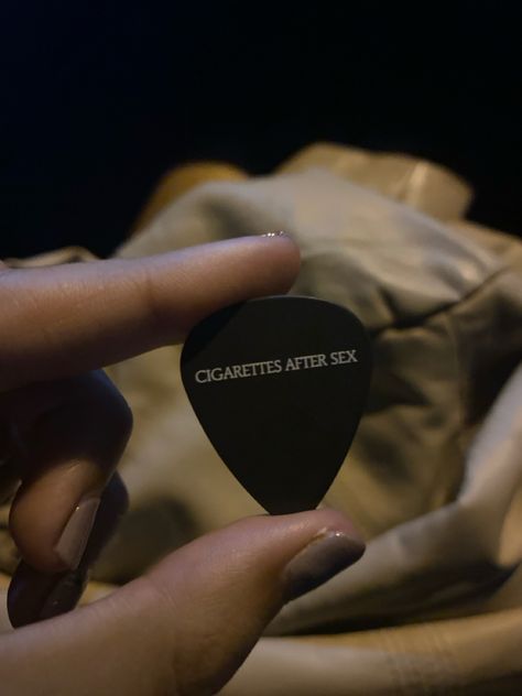 Cas Concert, Cool Guitar Picks, Pick Guitar, Guitar Obsession, Music Heals, Music Aesthetic, Just Lyrics, Guitar Picks, Guitar Pick