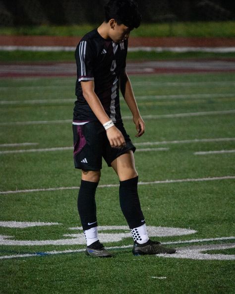 Mount vernon VS Edison High School ⚽️ . . . #soccer #football #sportsphotography #photographer #photography Edison High School, Soccer Pics, School Soccer, High School Soccer, Soccer Pictures, Mount Vernon, April 19, Soccer Football, Sports Photography