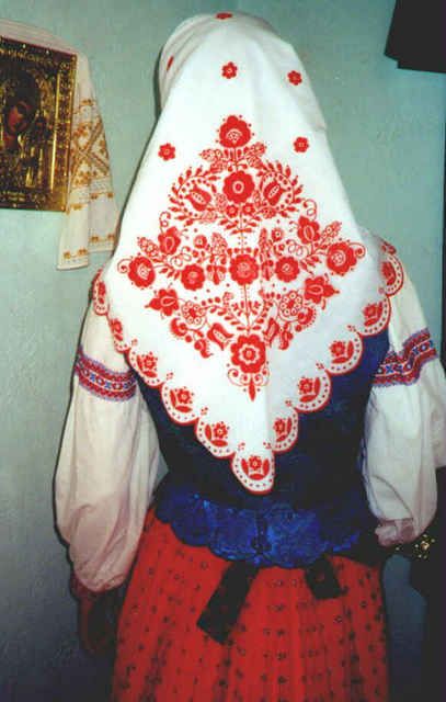 Polish Traditional Costume, Polish Embroidery, Polish Tattoos, Polish Culture, Polish Clothing, Costumes Around The World, Rococo Fashion, Polish Folk Art, Redwork Embroidery