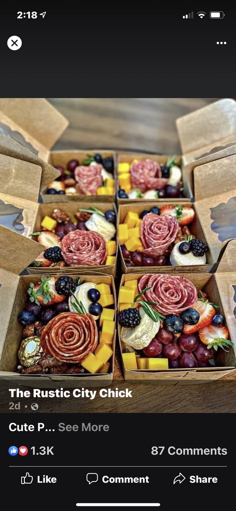 Charcuterie Gift Box, Charcuterie Lunch, Grazing Food, Charcuterie Gifts, Charcuterie Inspiration, Charcuterie Platter, Charcuterie And Cheese Board, Charcuterie Recipes, Event Food