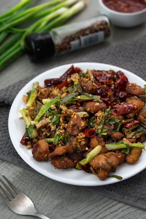 Schezwan Chicken, Szechuan Recipes, Cumin Chicken, Szechuan Chicken, Starter Dishes, Fried Rice Noodles, Deep Fried Appetizers, Sichuan Province, Delicious Chicken Dinners