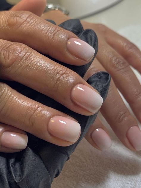 baby boomer (short nude ombre nails) French Manicure Short Nails, Work Appropriate Nails, Squoval Acrylic Nails, Sns Nails Designs, Short French Nails, Natural Nails Manicure, Short Nail Manicure, Natural Gel Nails, Natural Acrylic Nails