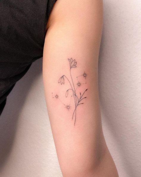 16 Stunning Pisces Tattoos to Inspire You Astrology Tattoo Pisces, Pisces Star Tattoo, Pisces Star Constellation Tattoo, Pices Zodiac Tattoo, Pieces Zodiac Tattoo, Tattoo Pisces, Star Constellation Tattoo, Pisces Constellation Tattoo, Beachy Tattoos