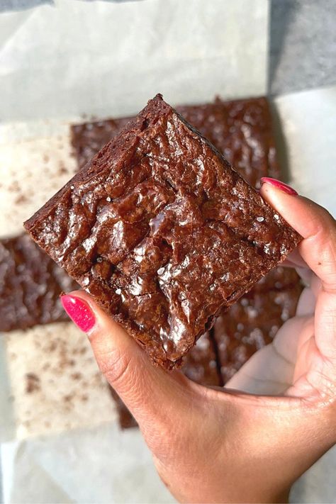 Brownie Recipe Without Eggs, Desserts Without Eggs, Eggless Brownies, Eggless Brownie Recipe, Brownies Fudgy, Cocoa Powder Brownies, Egg Free Desserts, Egg Free Baking, Dairy Free Brownies