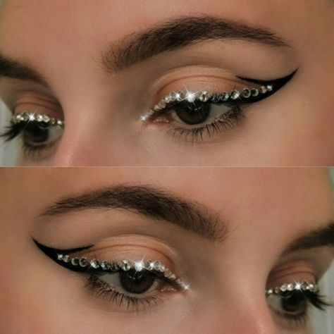 Graphic eyeliner with rhinestones Diamond Eyeliner Eye Makeup, Cat Eye With Rhinestones Makeup, Fun Makeup With Gems, Rhinestone Cat Eye Makeup, Rhinestone Wing Liner, Graphic Eyeliner With Rhinestones, Graphic Liner With Rhinestones, Gold Graphic Liner, Jewel Eyeliner