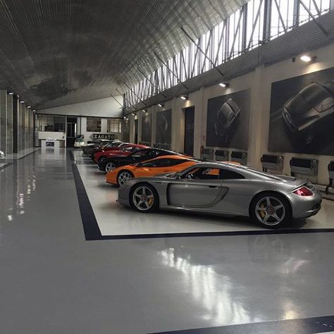 Top 100 Best Dream Garages For Men - Places You'll Want To Park Garage Cars Dream, 10 Car Garage, Cars In Garage, Car Shop Garage, Luxurious Garage, Garage Design Interior, Auto Garage, Luxury Car Garage, Underground Garage