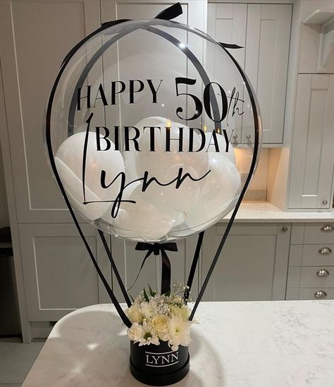 Birthday Bobo Balloon Ideas, Mom 50th Birthday Ideas Gifts, Bobo Balloon Ideas Birthday, Happy Birthday Balloons Bouquet, Small Balloon Bouquet Ideas, Gift With Balloons, Birthday Balloons Bouquet, Balloon Boutique, Birthday Hot Air Balloon