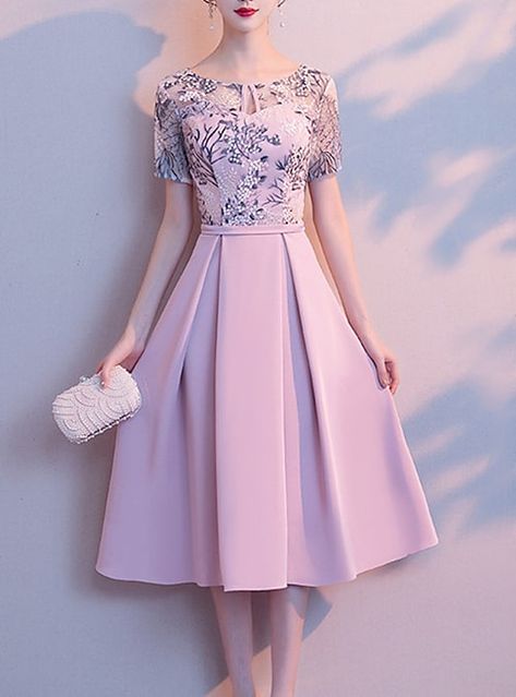 Bride Dress Elegant, Simple Frock Design, Simple Frocks, Fall Dress Outfit, Satin Short, Dress Sweater, Pretty Prom Dresses, Mother Of The Bride Dress, Frock Design