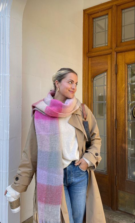 Styling Scarves Winter, Purple Scarf Outfit, Pink Scarf Outfit, Winter Scarf Outfit, Colorful Scarf Outfit, Winter Outfit Guide, Europe Winter Fashion, Acne Studios Scarf, Highlands Nc