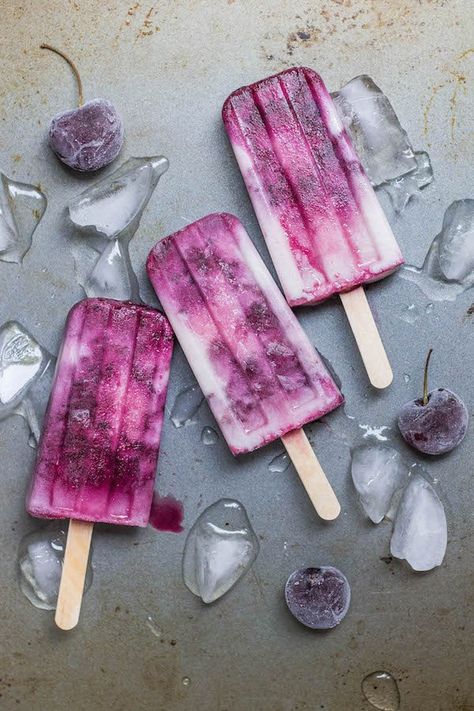 Cheesecake Pops Recipe, Dairy Free Popsicles, Prep Snacks, Cheesecake Popsicles, Frozen Yogurt Bar, Easy Popsicles, Cheesecake Pops, Healthy Ice Cream Recipes, Healthy Popsicles