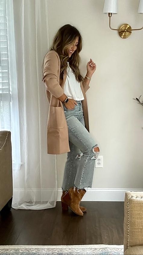 Casual Fall Coatigan Outfit @laurenhornstyle fall outfit, fall style, cardigan outfit, tan cardigan, duster, sweater cardigan, long cardigan, casual fall outfit, easy fall outfit, fall boots, fashion inspo Long Beige Cardigan Outfit Winter, Coat Cardigan Outfit, Outfits With Tan Cardigan, Tan Coatigan Outfit, Cardigan 2024 Trend, Long Tan Cardigan Outfit, Beige Cardigan Outfit Winter, Tan Cardigan Outfit Winter, Long Cream Cardigan Outfit