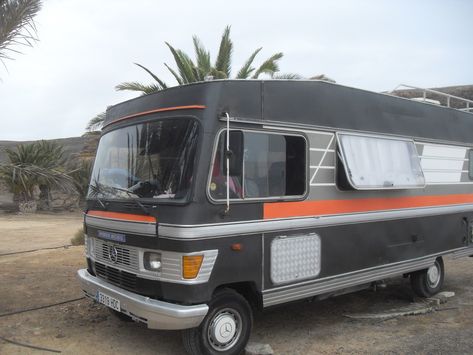 hymer restauracion autocaravana hymer proyecto de restaracion piezas recambios autocaravana caravana hymer Hymer Motorhome, Boat Homes, Rv Homes, Mini Camper, Van Car, Camper Van Conversion Diy, Camper Van Conversion, Mobile Homes, Van Conversion