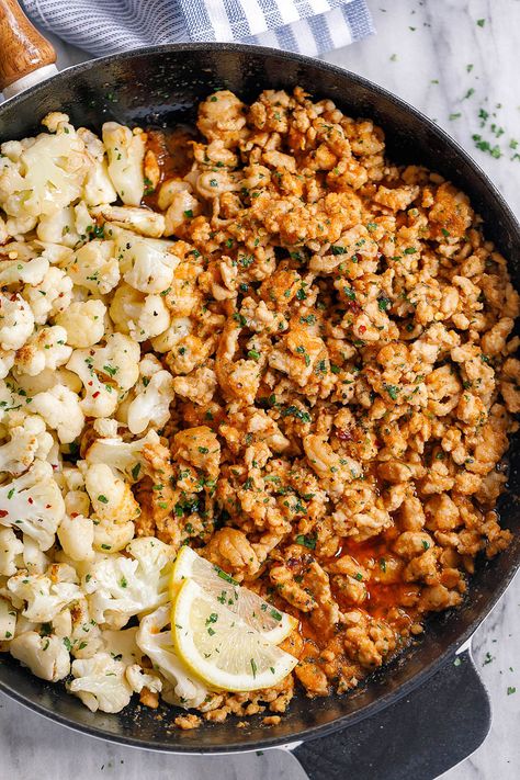 Ground Turkey Cauliflower skillet - #recipe by #eatwell101 Garlic Butter Turkey, Cauliflower Turkey, Turkey Cauliflower, Butter Turkey, Resep Diet, Ground Turkey Recipes, Idee Pasto Sano, Cauliflower Recipes, Diet Food