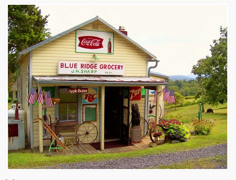 Appalachia Mountains, Front Royal Virginia, Old General Stores, Country Stores, Vintage Stores, Old Country Stores, Old Gas Stations, Virginia Usa, Gas Stations