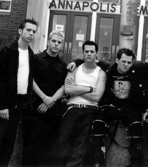 Good Charlotte Good Charlotte Poster, Band Aesthetic Wallpaper, Good Charlotte Band, Benji Madden, Band Aesthetic, Good Charlotte, Avenged Sevenfold, Band Stuff, Random Photos