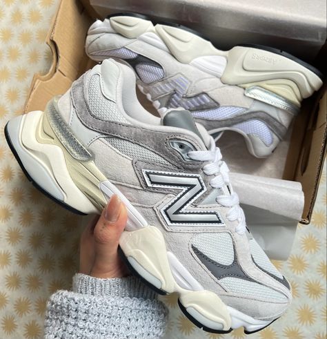 New Balance Nb 9060, 90s Shoes, New Balance Classics, Trendy Shoes Sneakers, Black White Outfit, Shoe Wishlist, Balance Sneakers, Sport Shoes Women, Shoe Inspo