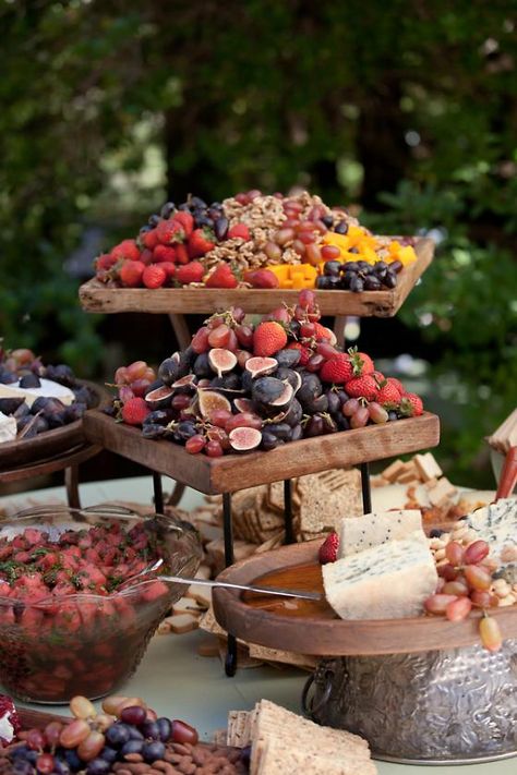 Totally what I want, cheese, fruit, veggies, some small plates, good wine :) Berry Display, Appetizer Presentation, Food Display Table, Cheese Table, Cheese Display, Wedding Food Stations, Deco Buffet, Food Buffet, Plate Ideas