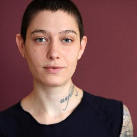 Asia Kate Dillon (1984-): American actor. Asia Kate Dillon, Non Binary Gender, Character Bank, Masc Women, Diverse Characters, Bob Ross, Dear Lord, American Actors, Face Drawing