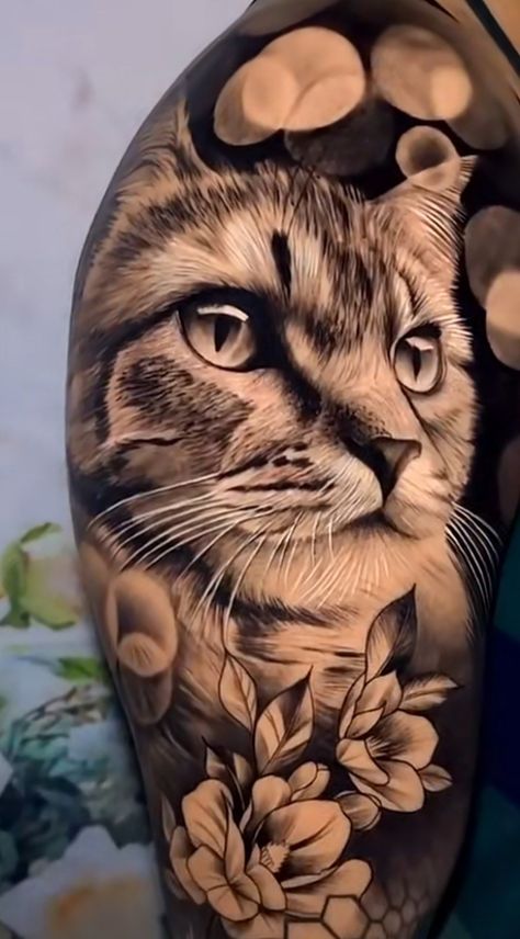 Cat Realistic Tattoo, Cat Tattoo Realistic, Spine Tattoo Simple, Small Tattoo Ideas Back, Realistic Cat Tattoo, Cat Face Tattoo, Finger Tattoo Minimalist, Cat Portrait Tattoo, Cat Tattoos Ideas