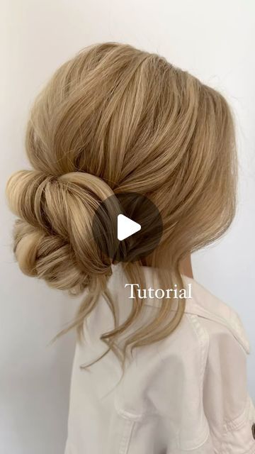 One Side Hair Updos, Easy Updo For Wedding Bridesmaid, Diy Updo Wedding, Lose Updo Hairstyles Wedding, Bridesmaid Hairstyle Updo, Hair Up Bridal Styles, Simple Bridesmaid Hair Updo Elegant Bun, Easy Loose Updos For Long Hair, Loose Bun Updo Tutorial