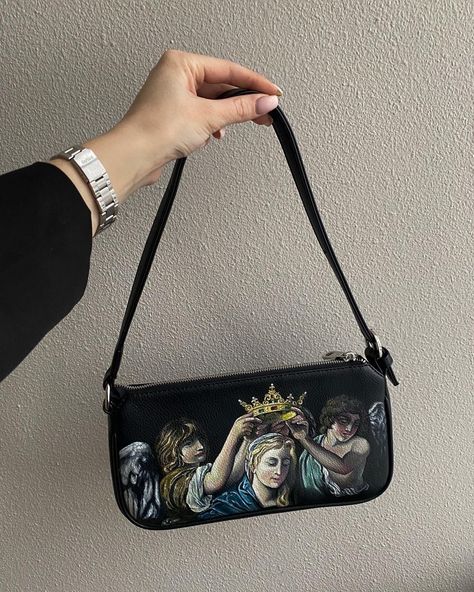 Custom Bag Painting, Versace Pattern, Skateboard Photos, Ropa Upcycling, Easy Photography Ideas, Clothing Store Design, Custom Shoes Diy, Painted Bags, Diy Fashion Clothing