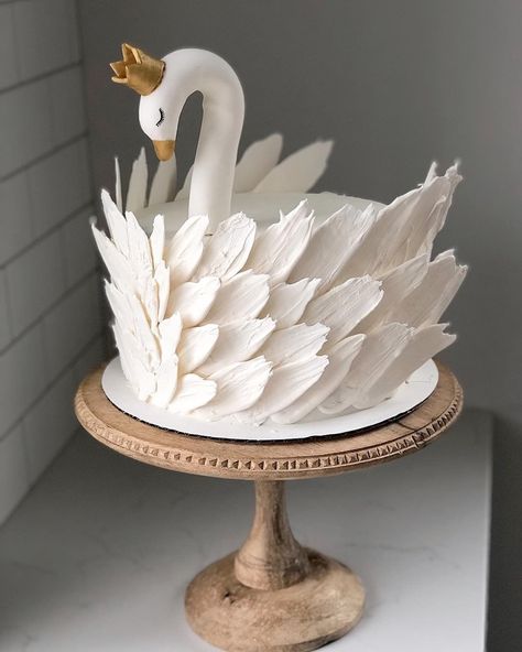 Tort Special, Tårta Design, Art Cake, Amazing Desserts, Keto Cake, Animal Cakes, Crazy Cakes, Birthday Planning, White Swan