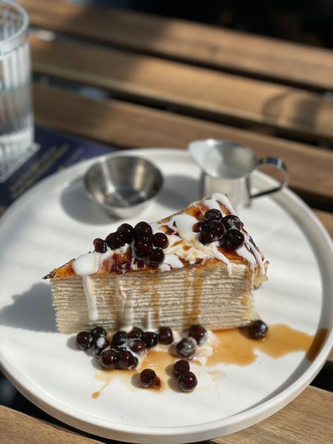 this is a brown sugar boba mille crepe cake from prince tea house in the east village & its 10/10 & SLAPS #boba #crepecake #nyceeeeeats #nyc #dessertideas #dessert #bobatime #cafe Boba Cheesecake, Mille Crepe Cake Aesthetic, Boba Cafe Aesthetic, Boba Cake, Thai Milk Tea Boba Aesthetic, Pretty Boba Drinks, Mille Crepe Cake, Brown Sugar Boba, Sweet Bakes