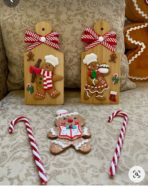 Ginger Bread Diy Decor, Christmas Pizza Pan Crafts, Bread Boards Decor Ideas, Busted Canvas Crafts Diy, Cookie Sheet Crafts, Dollar Tree Craft Ideas, Gingerbread Diy Crafts, Wood Gingerbread, Gingerbread House Ideas