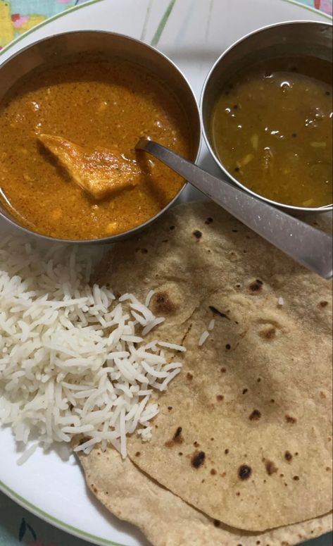 Shahi Paneer, Rajma chawal with rice and roti. Rajma Chawal Snap, Rajma Chawal Snapchat, Roti Snap, Rajma Chawal, Naan Recipe, Physical Touch, Favourite Food, Snap Food, Advice Quotes