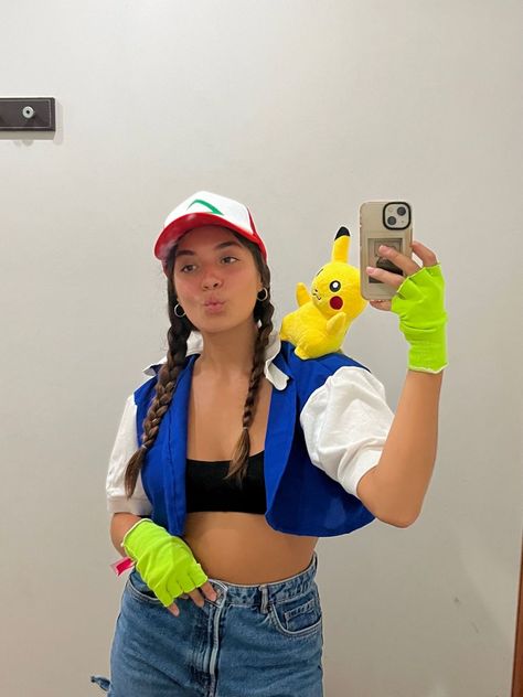 Female Ash Ketchum Costume, Ash From Pokemon Costume, Ash Halloween Costume, Asian Halloween Ideas Costumes, Ash Ketchum Halloween Costume, Brunette Costume Ideas, Ash Pokemon Costume, Snorlax Costume, Brunette Halloween Costumes Ideas