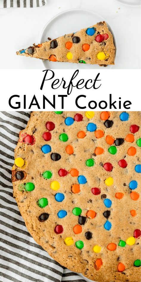 Grab an enormous glass of milk and enjoy a slice of this perfect giant cookie cake! Better yet, try it warm with a generous scoop of vanilla ice cream. Giant Cookie Decoration Ideas, 100 Cookies Recipe, Giant Cookie Cake, Cookie Pies, Chocolate Chip Dip, Skillet Cookies, Giant Cookies, Chocolate Chip Cookie Cake, Cookie Cakes