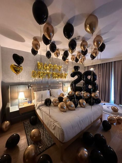 Boyfriend 28th Birthday Ideas, 28 Birthday Ideas For Him, Bedroom Birthday Surprise Boyfriend, Bedroom Birthday Decorations Boyfriend, Birthday Hotel Room For Him, Birthday Bedroom Surprise For Him, Birthday Room Decorations For Boyfriend, Decorated Room For Boyfriend Birthday, Birthday Room Surprise For Boyfriend