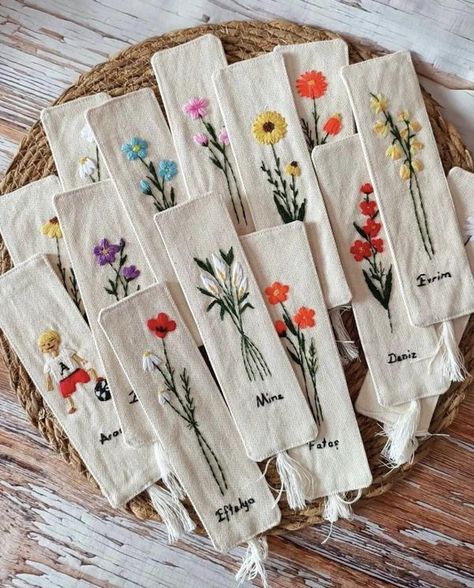 Embroidery Bookmarks, Embroidery Bookmark, Handmade Bookmarks Diy, Clothes Embroidery Diy, Simple Hand Embroidery Patterns, Embroidery Hoop Wall Art, Diy Embroidery Designs, Hand Embroidery Patterns Flowers, Hand Embroidery Videos