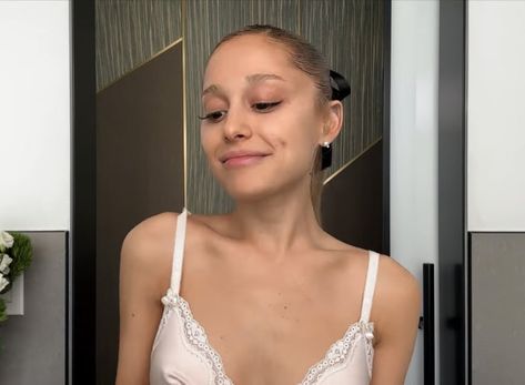 Ariana Grande Makeup Tutorial, One Make Racing, Ariana Grande Makeup, Ariana Video, I Love Her So Much, Love Her So Much, Ariana Grande Pictures, Ariana G, Vogue Beauty